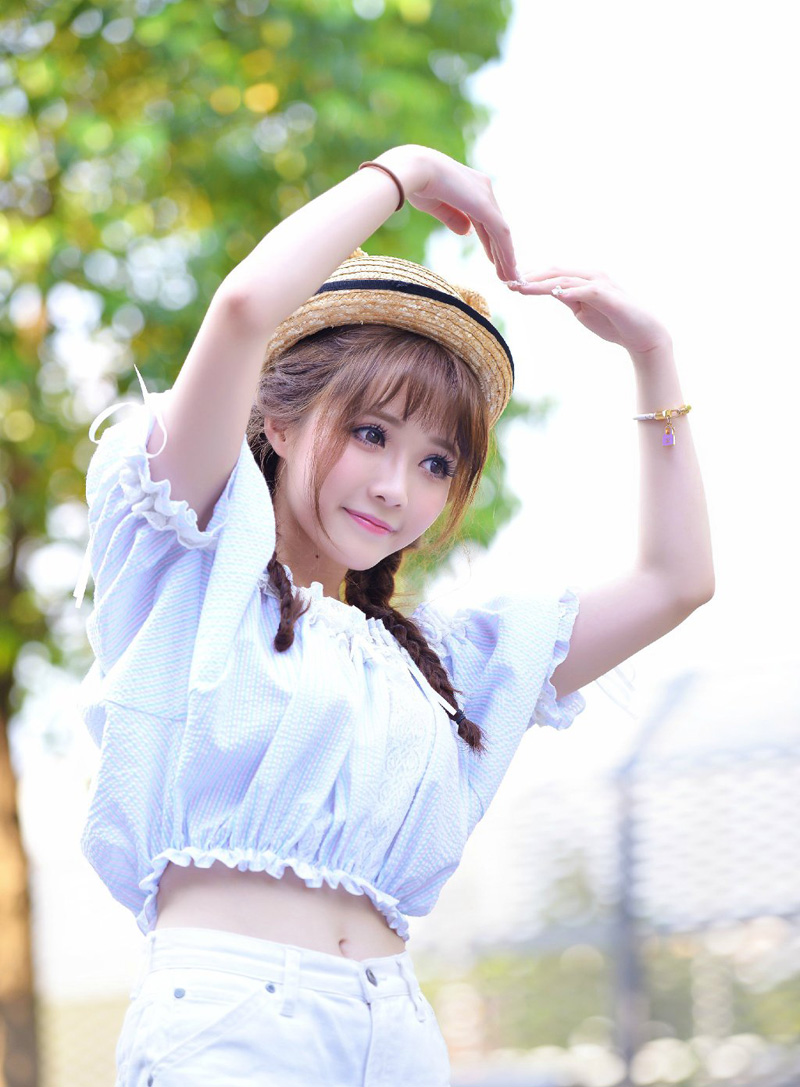 “唉~”